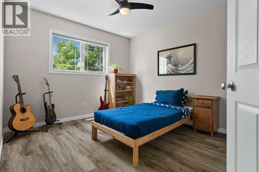 96 Simcoe Place SW