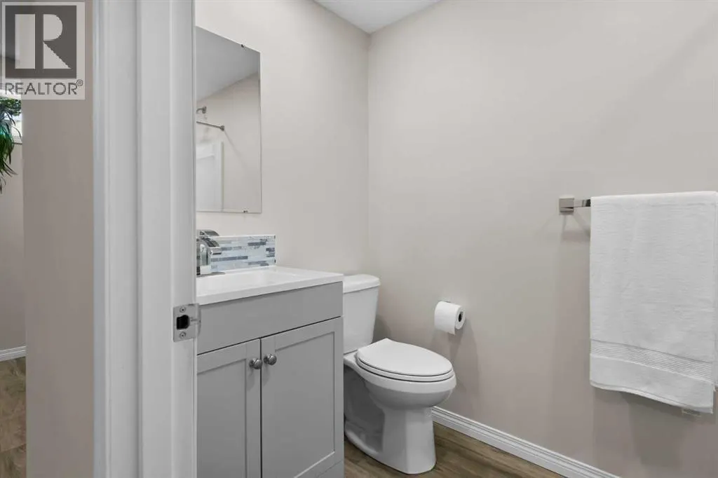 96 Simcoe Place SW