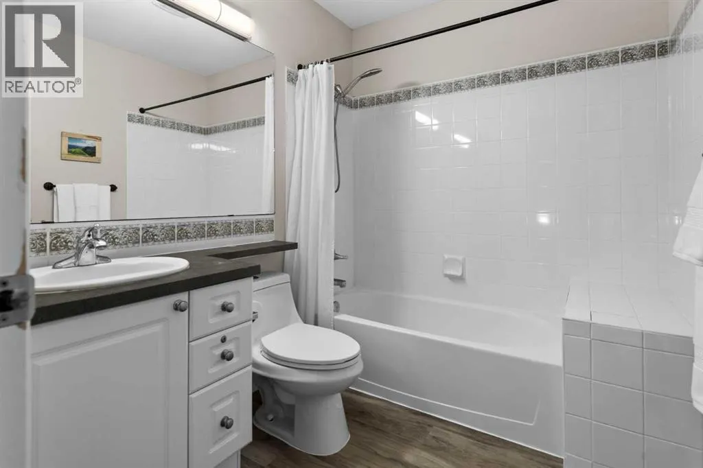96 Simcoe Place SW