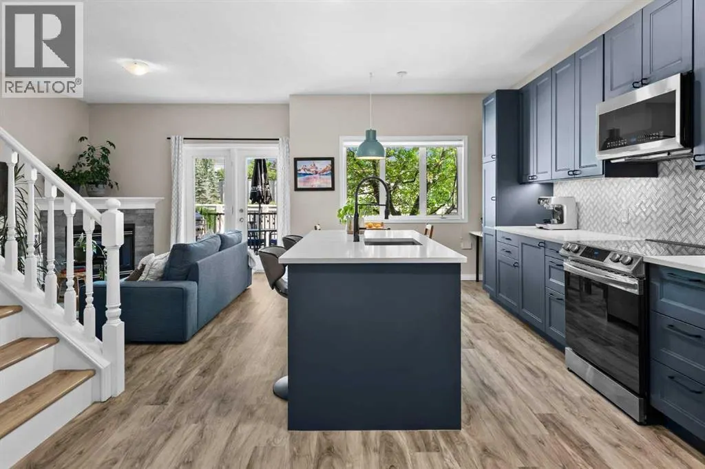 96 Simcoe Place SW