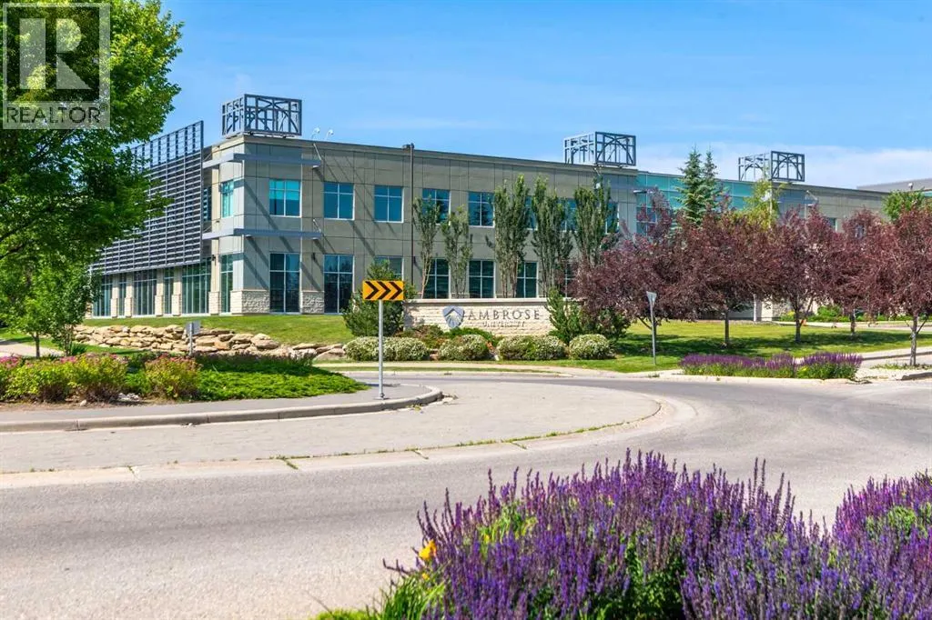 96 Simcoe Place SW