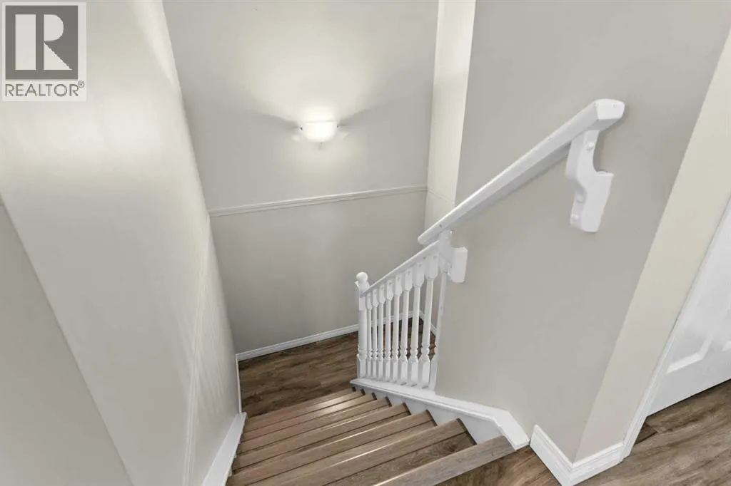 96 Simcoe Place SW