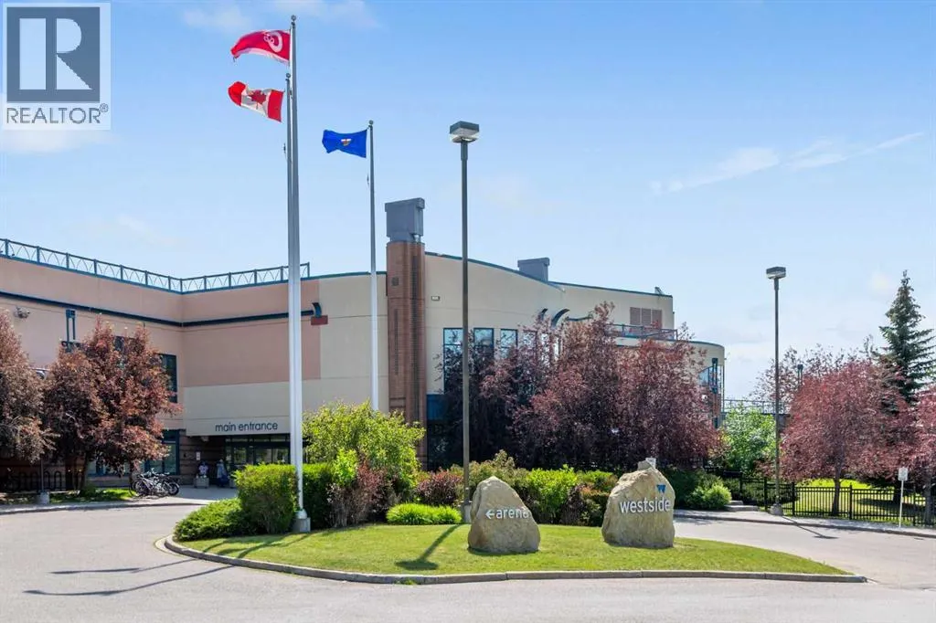 96 Simcoe Place SW