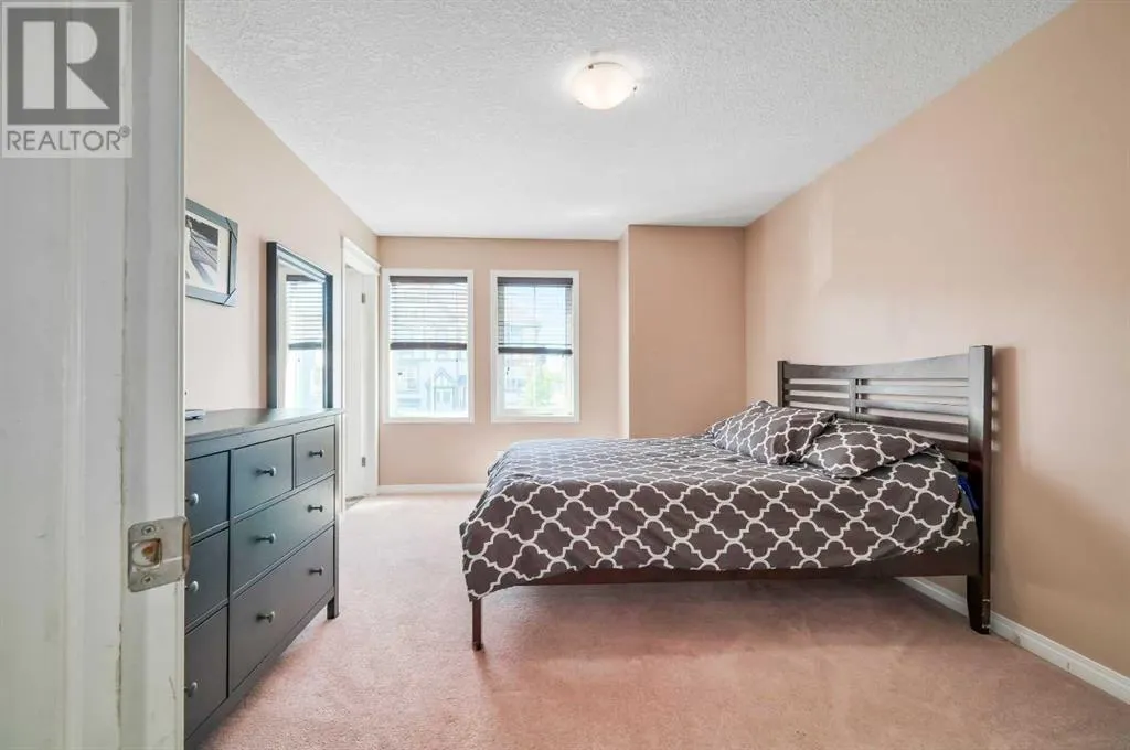 77 New Brighton Heights SE