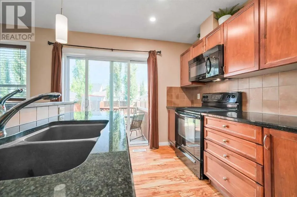 77 New Brighton Heights SE