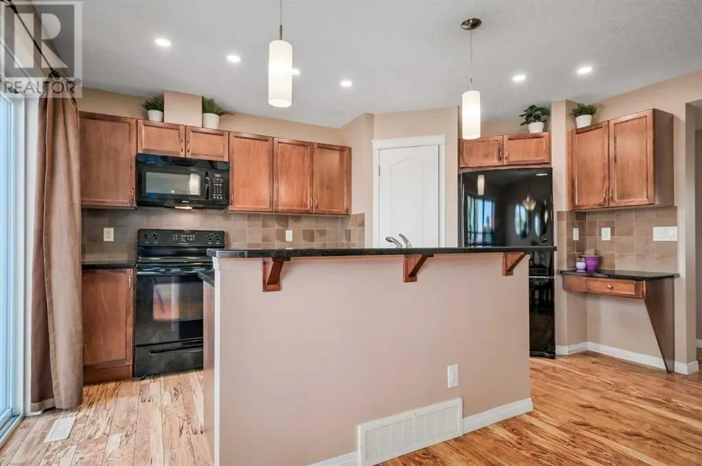 77 New Brighton Heights SE