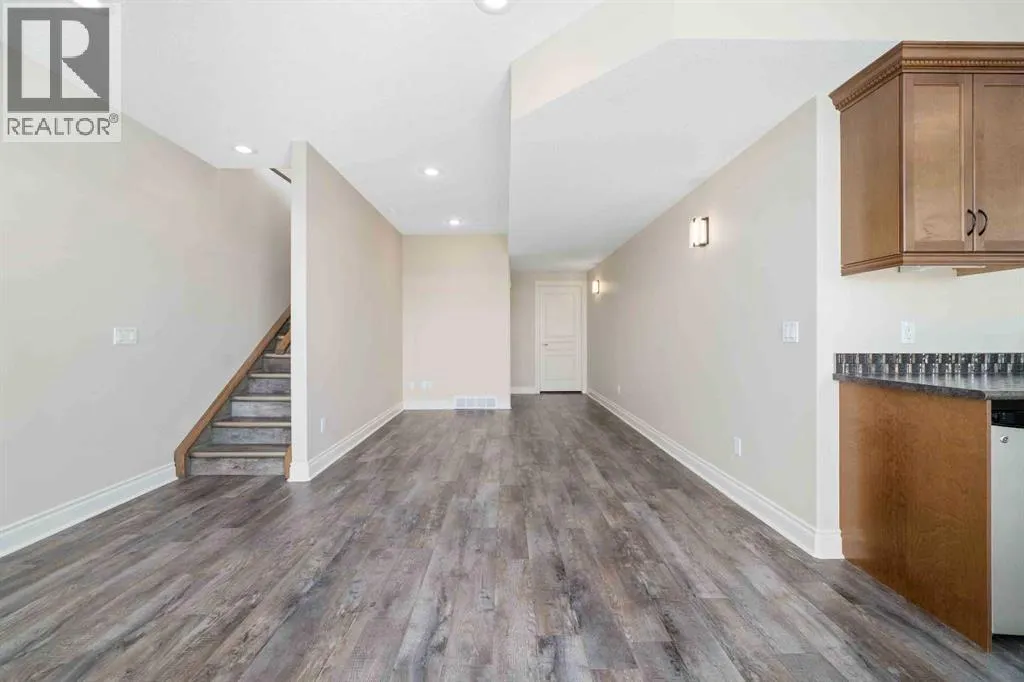 26 Palisades Mews NE