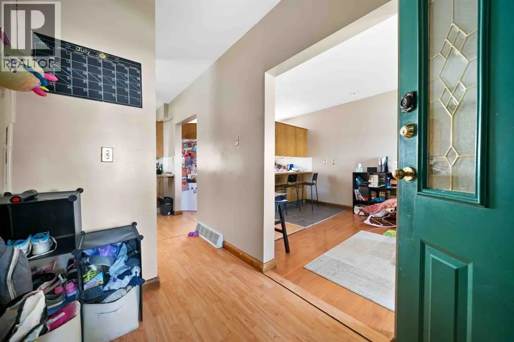 831A 4 Street SE