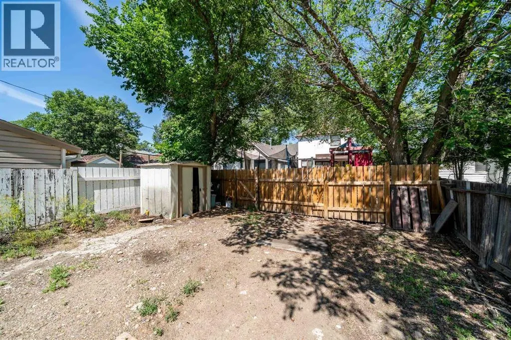 831A 4 Street SE