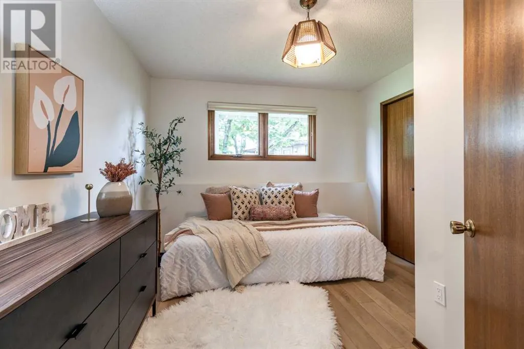 32 Ross Heights Court SE
