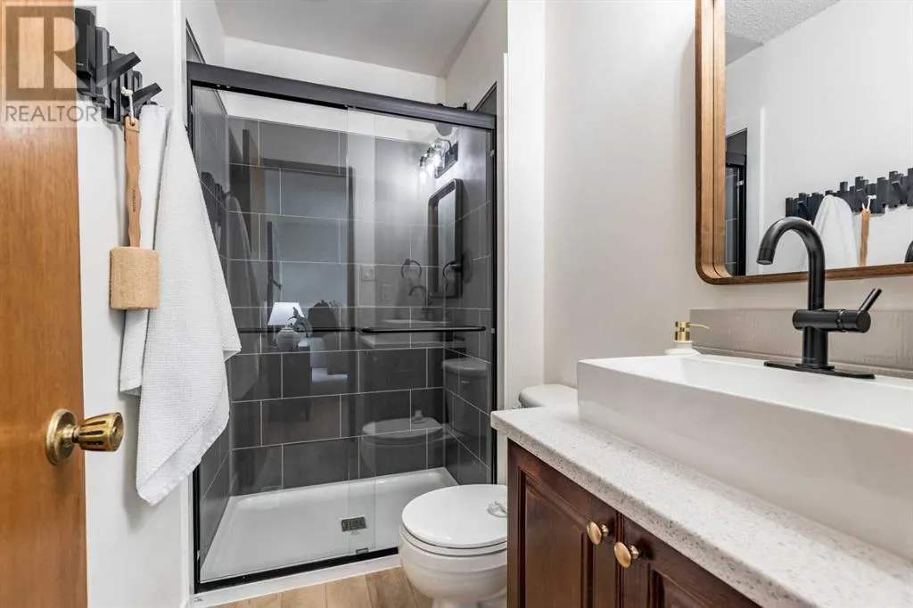 32 Ross Heights Court SE