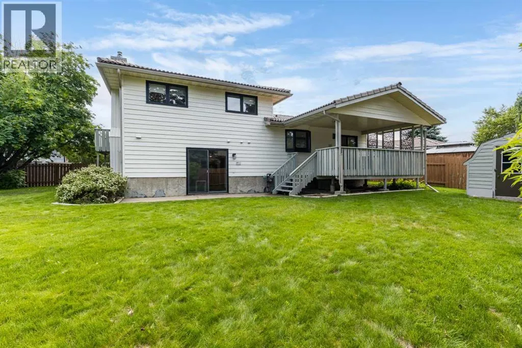 32 Ross Heights Court SE
