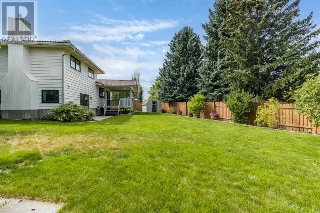 32 Ross Heights Court SE