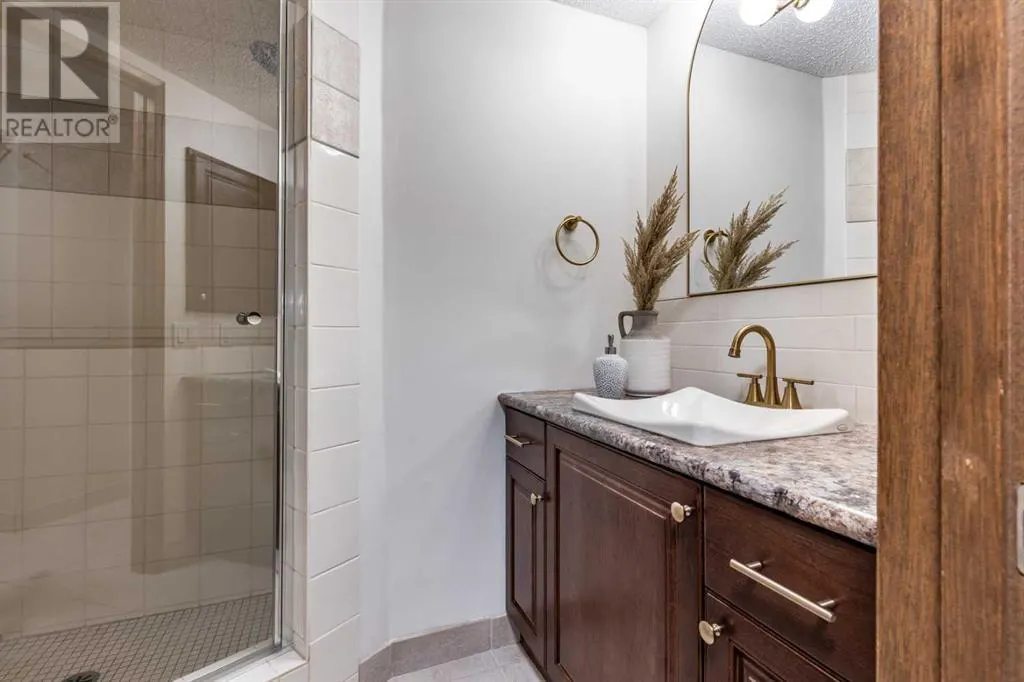 32 Ross Heights Court SE