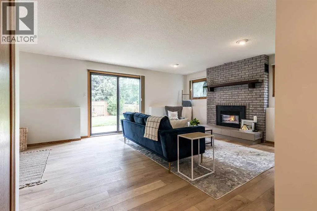 32 Ross Heights Court SE