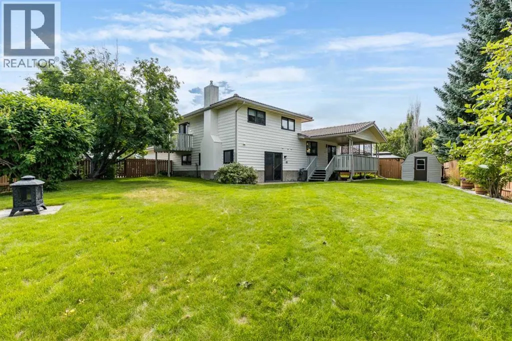 32 Ross Heights Court SE