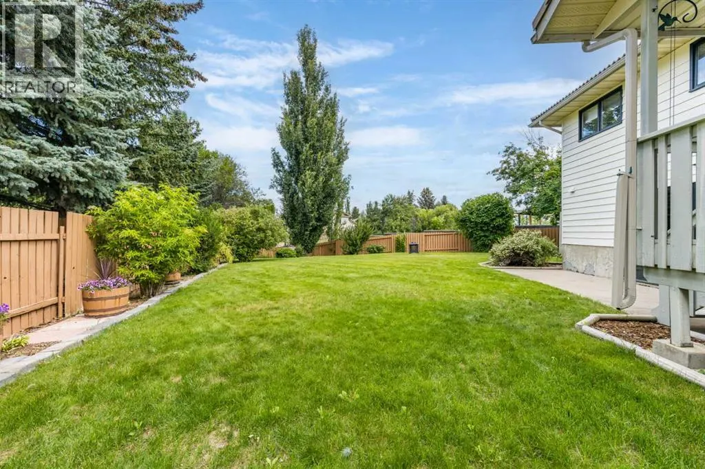32 Ross Heights Court SE