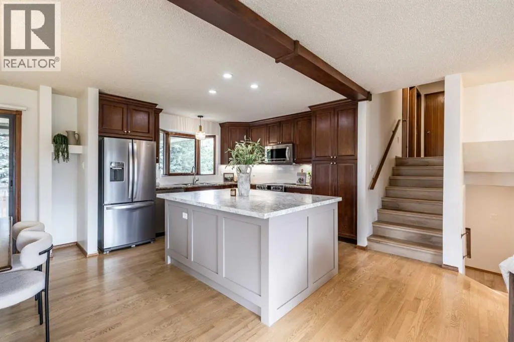 32 Ross Heights Court SE