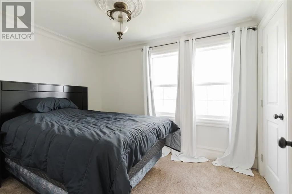 49 Poplar Crescent