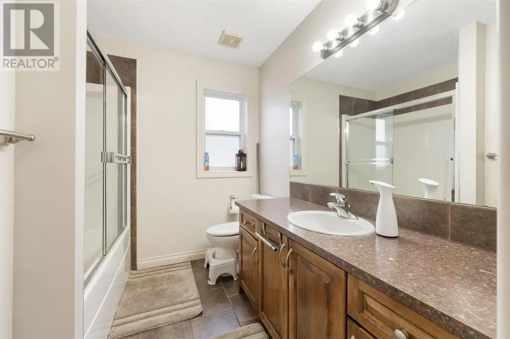 107 East Lake View