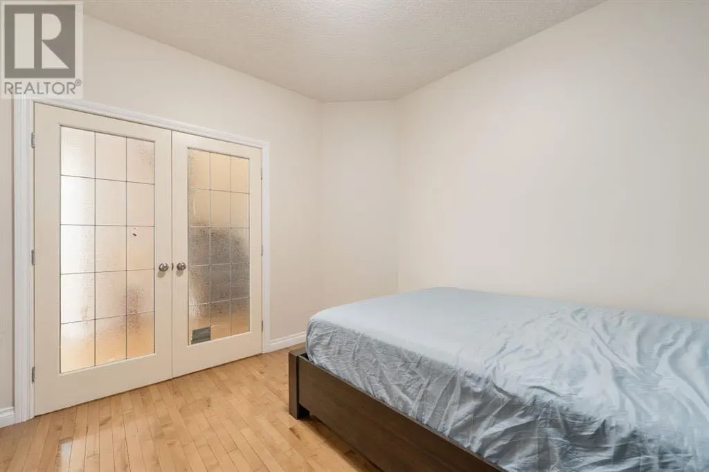 107 East Lake View