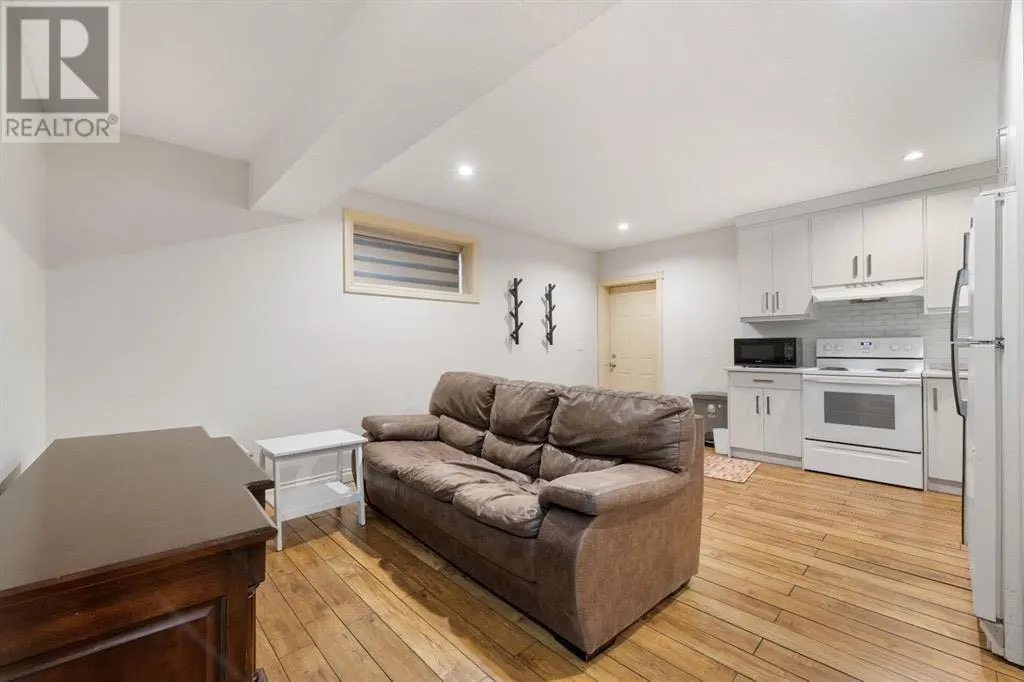 107 East Lake View