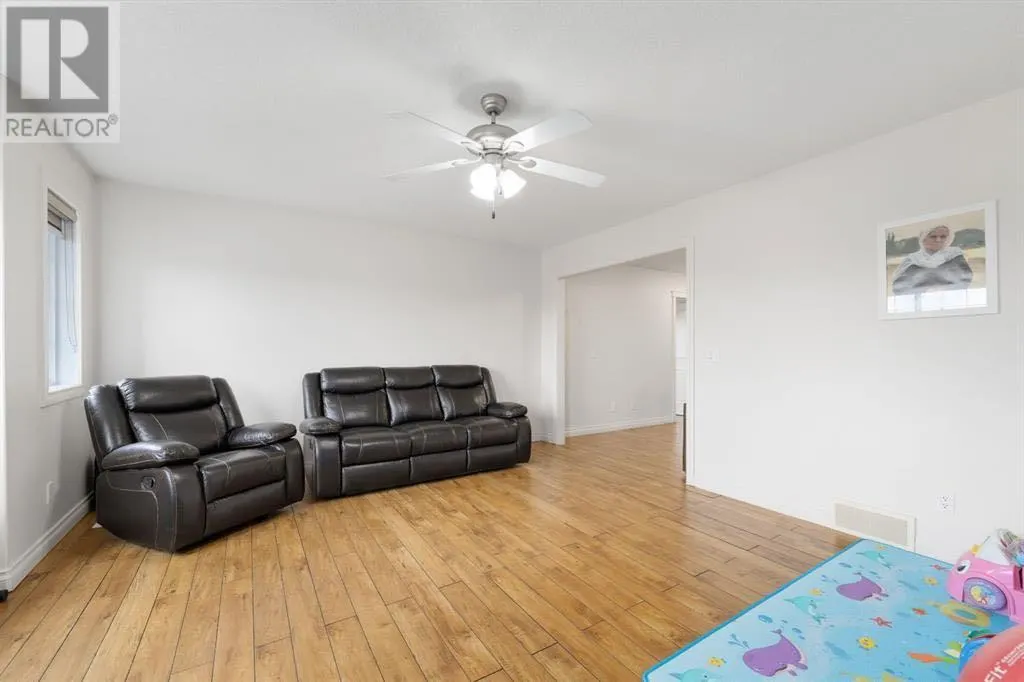 107 East Lake View
