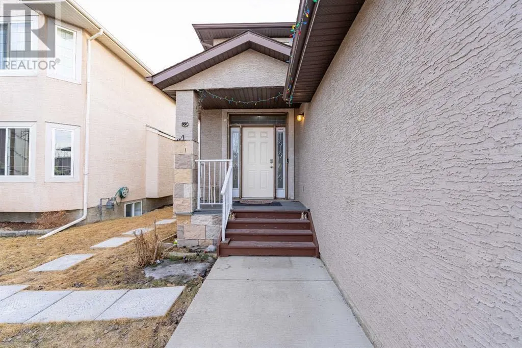 107 East Lake View