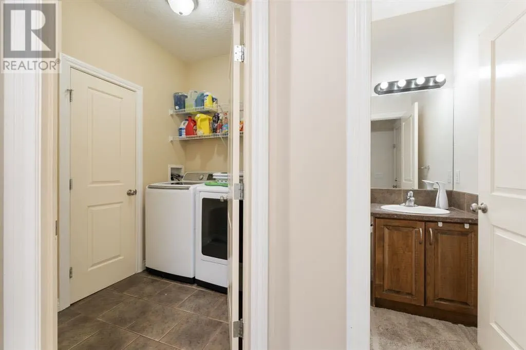 107 East Lake View