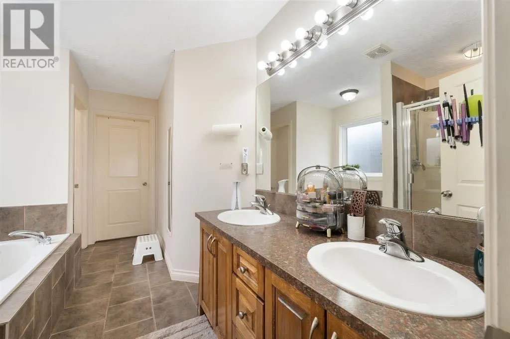 107 East Lake View