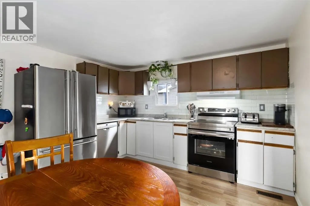 224 GRANDVIEW Crescent