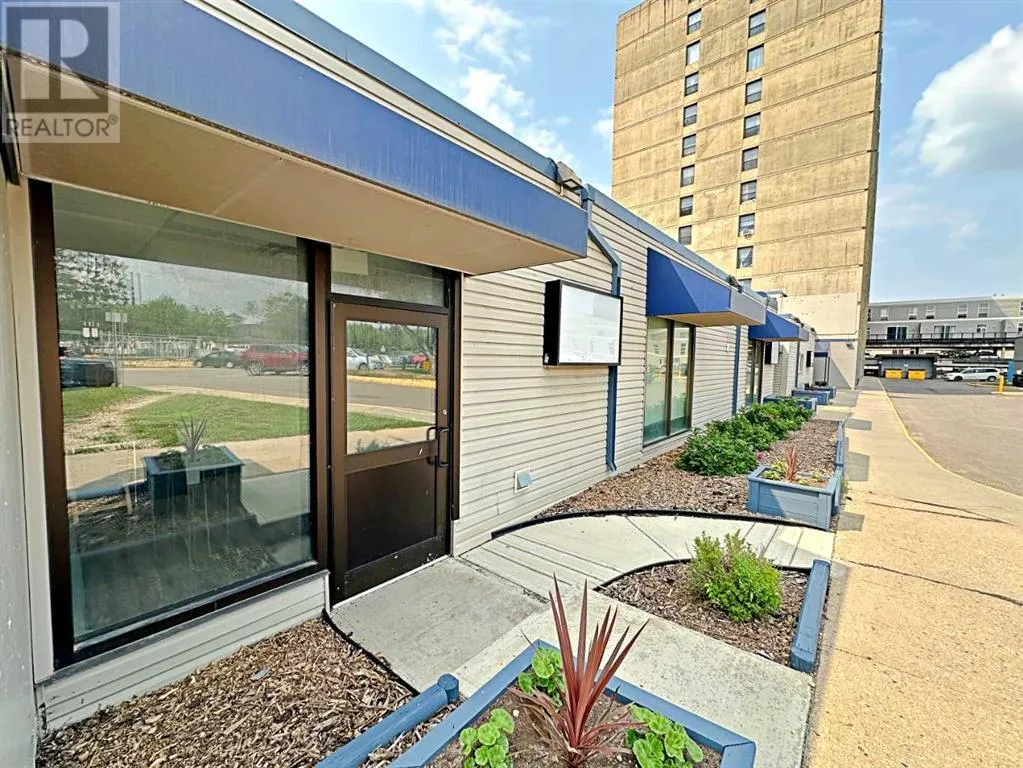 118, 11721 MacDonald Drive