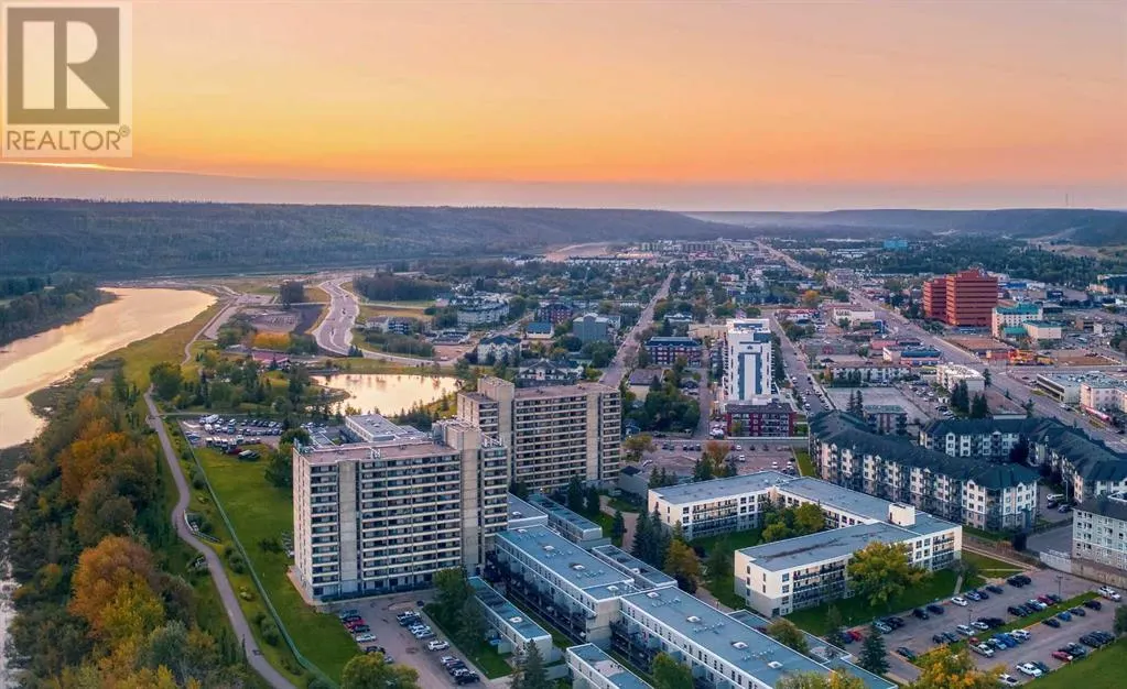 118, 11721 MacDonald Drive