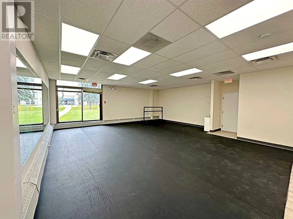 118, 11721 MacDonald Drive