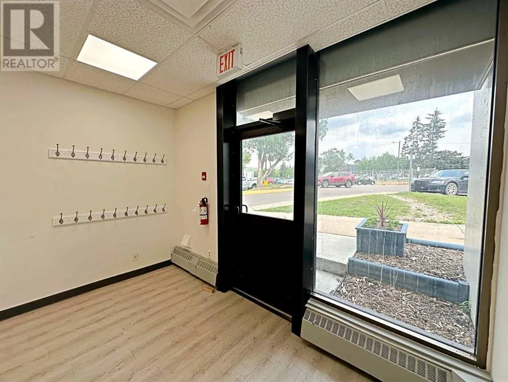 118, 11721 MacDonald Drive