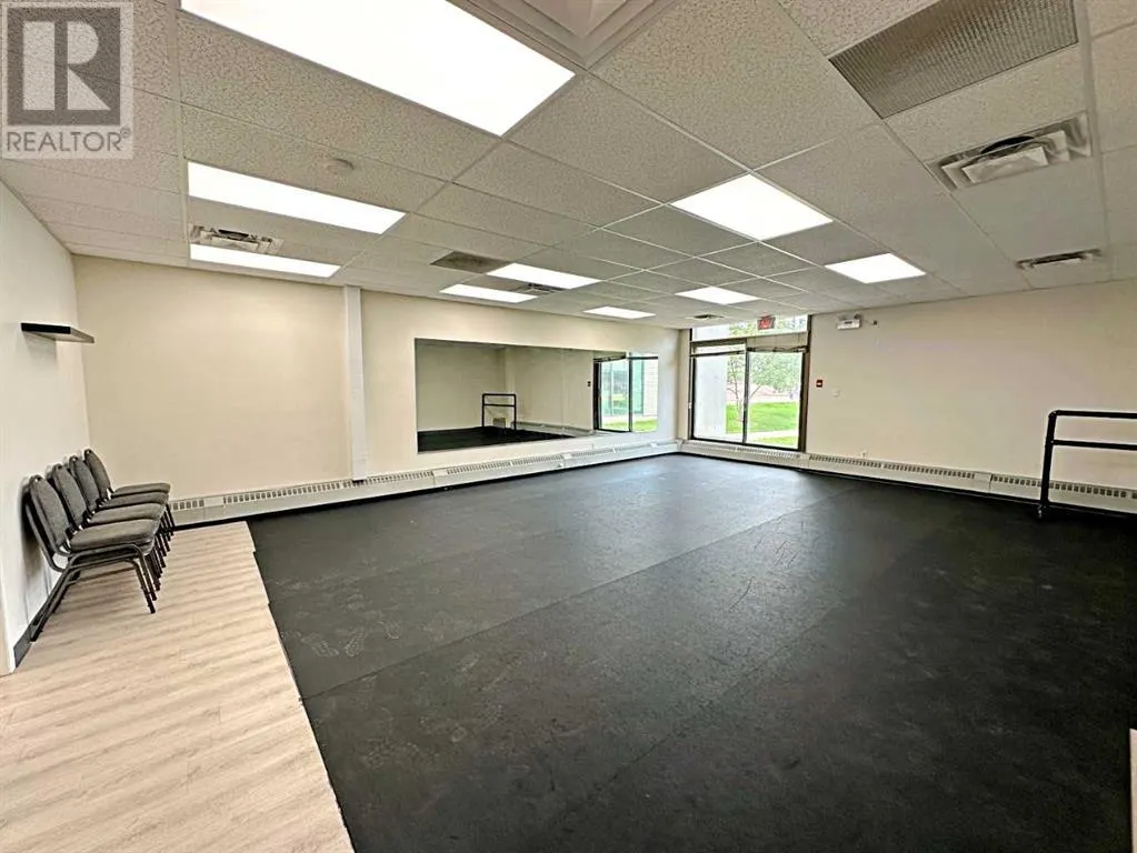 118, 11721 MacDonald Drive