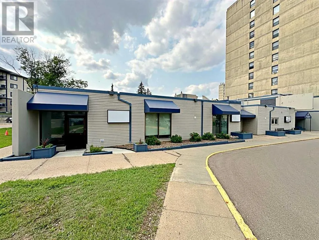 118, 11721 MacDonald Drive