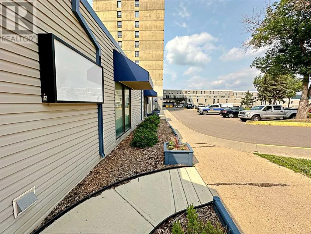 118, 11721 MacDonald Drive