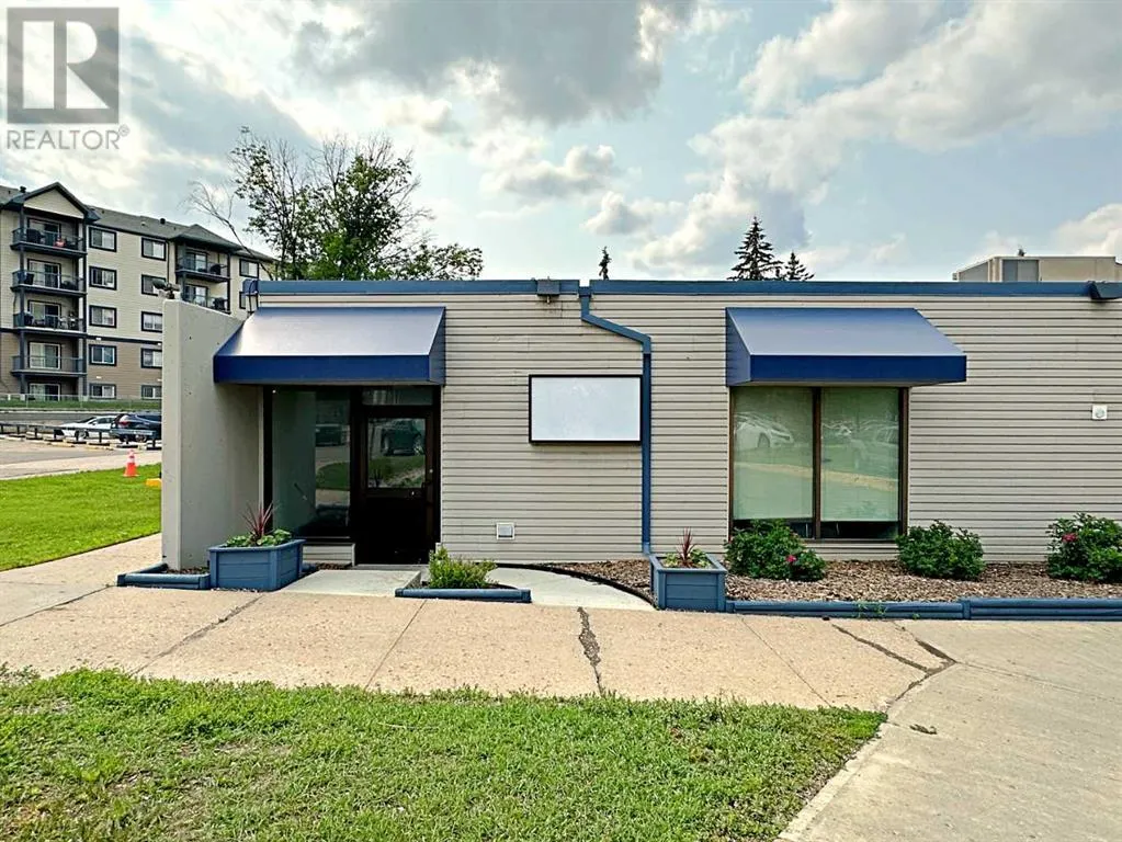 118, 11721 MacDonald Drive