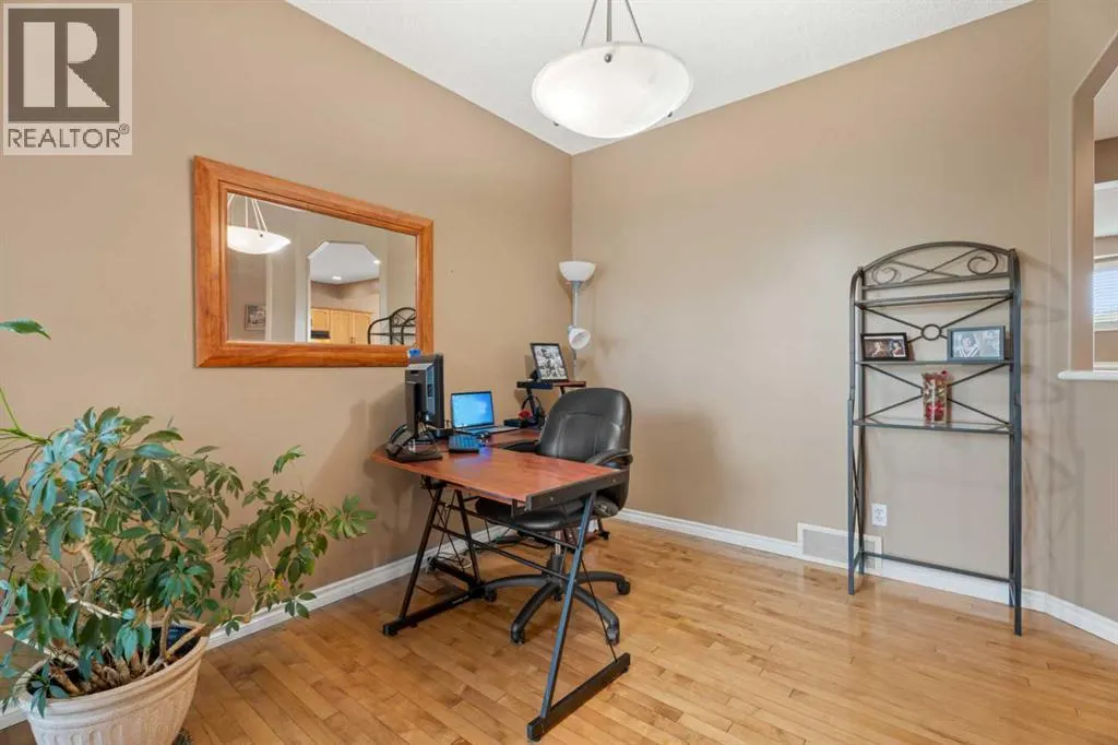 261 Westmount Crescent