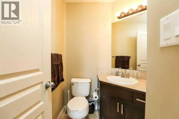196 Coalbanks Boulevard W