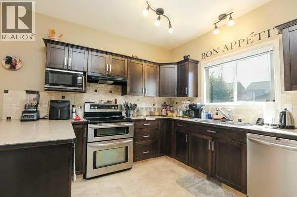 196 Coalbanks Boulevard W