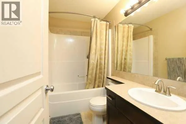 196 Coalbanks Boulevard W