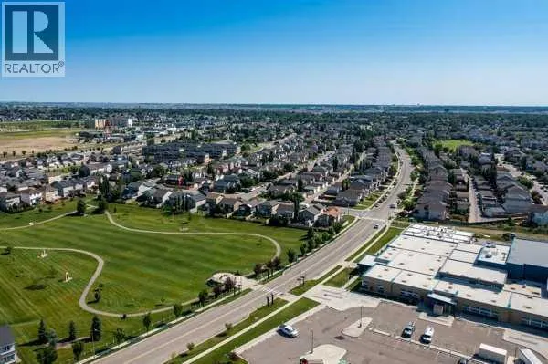 196 Coalbanks Boulevard W