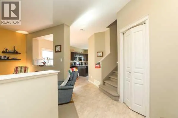 196 Coalbanks Boulevard W