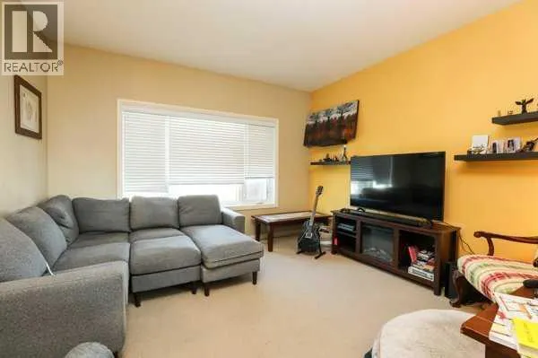 196 Coalbanks Boulevard W