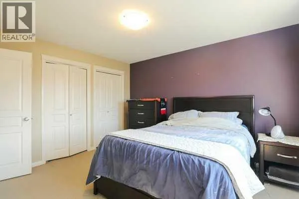 196 Coalbanks Boulevard W