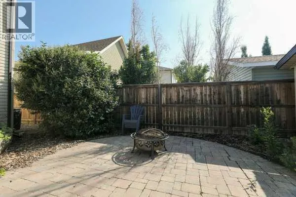 196 Coalbanks Boulevard W