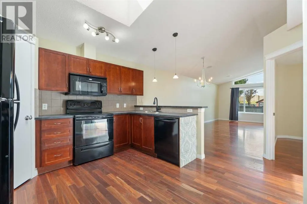 203 Auburn Bay Heights SE