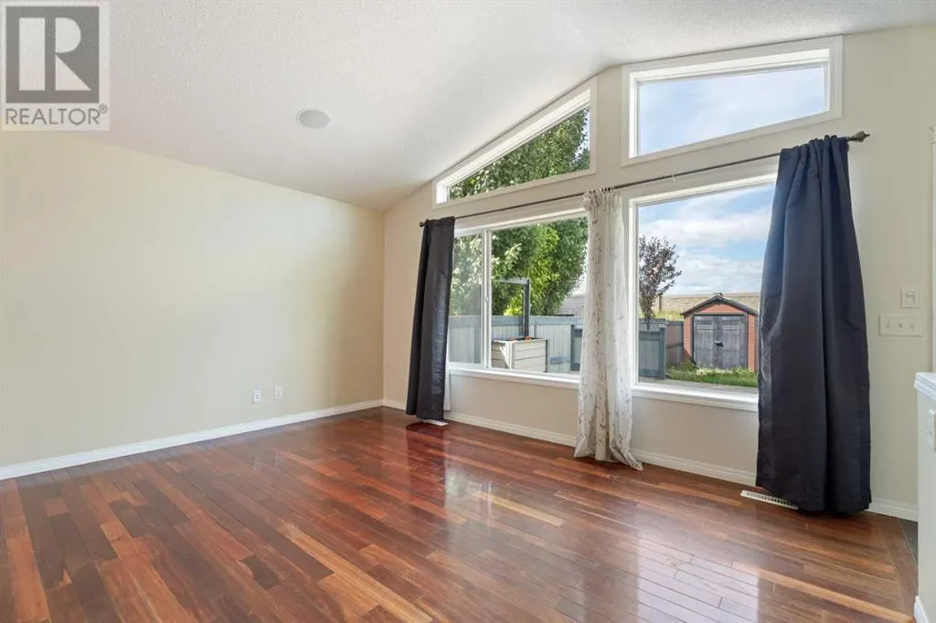 203 Auburn Bay Heights SE